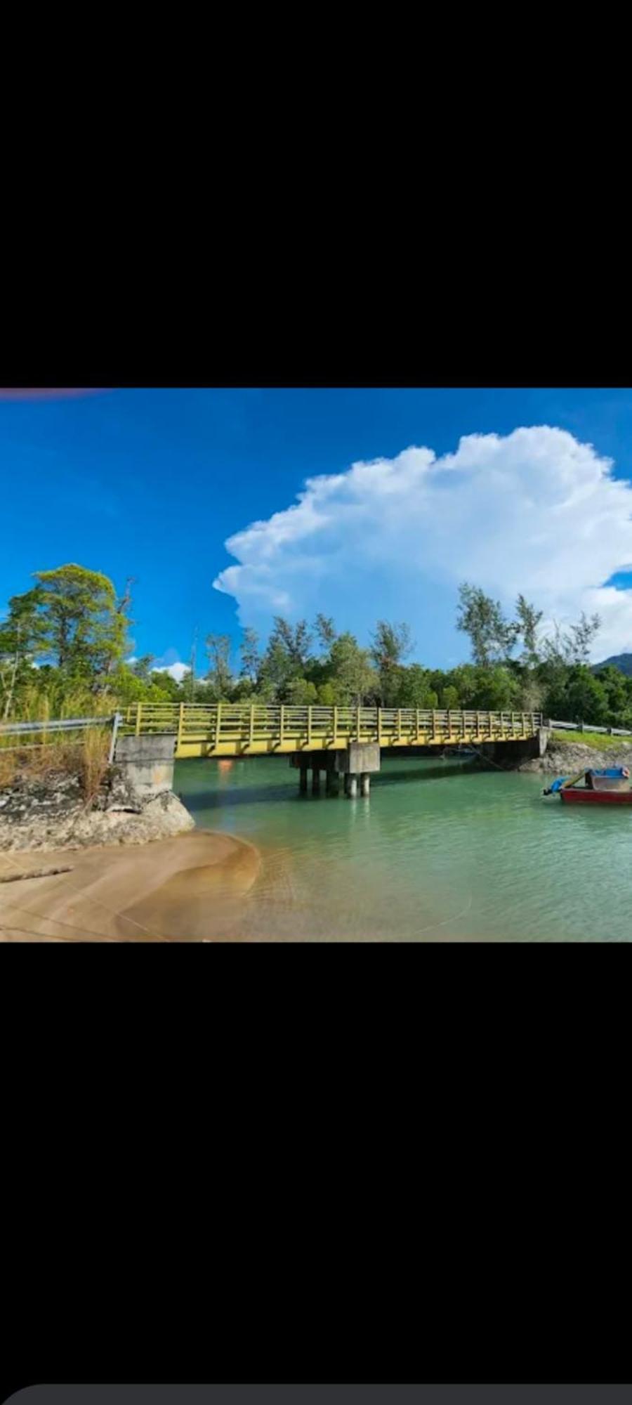 The Mangrove Villa Sematan Exterior photo